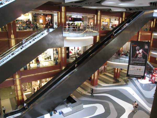 This Escalator Goes From 1st Level To 4th level!