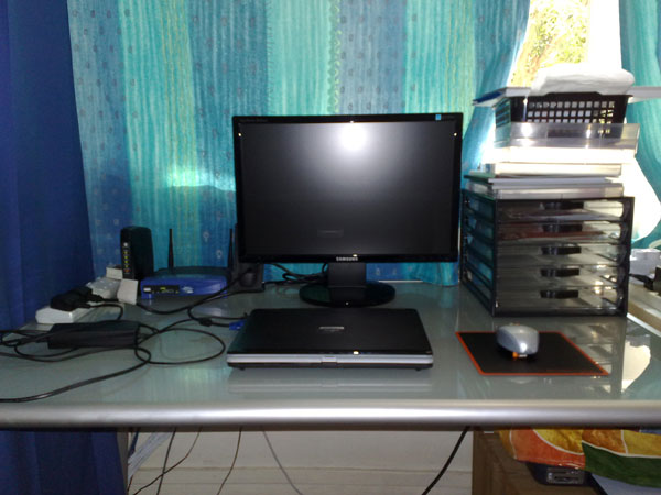 Viewing Image - desk.jpg