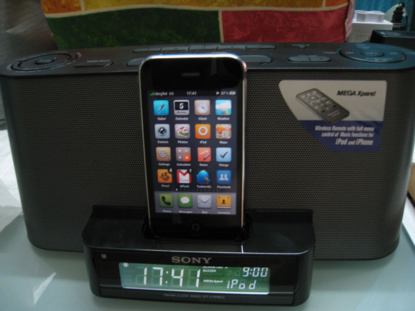 iPhone 3GS Docked In