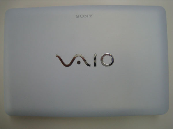 Sony VAIO W (VPCW115XG) - Lid Close